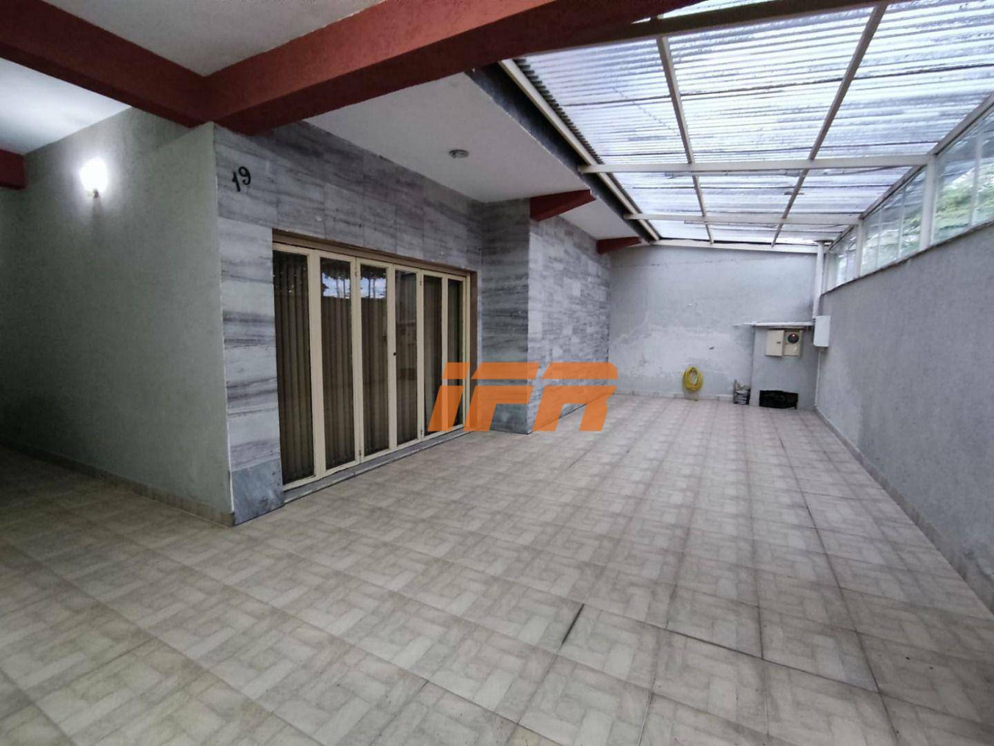 Sobrado à venda com 4 quartos, 400m² - Foto 2