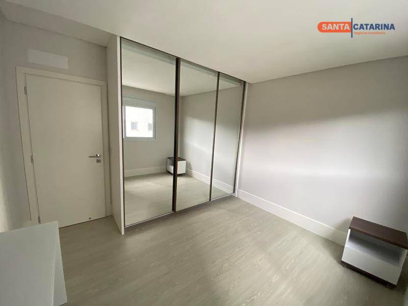 Apartamento à venda com 4 quartos, 237m² - Foto 26