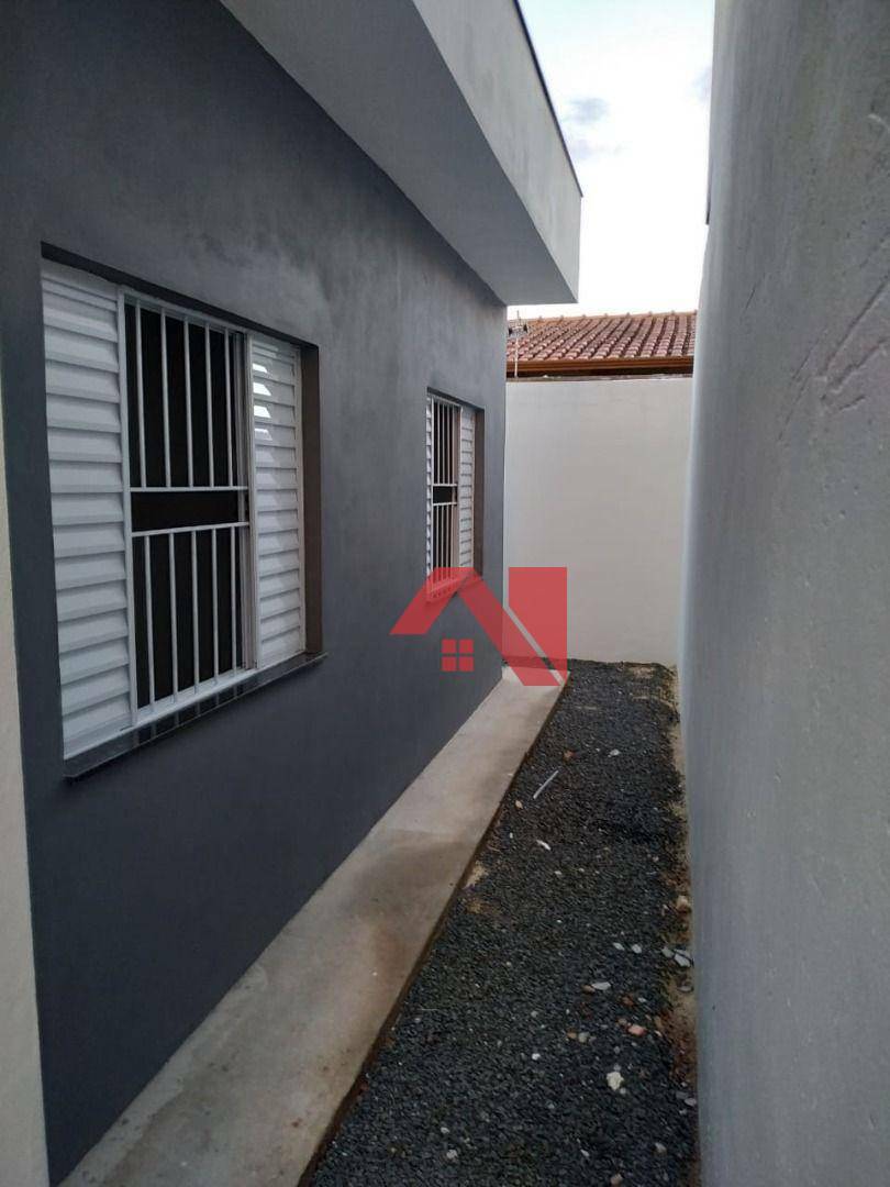 Casa à venda com 2 quartos, 56m² - Foto 14