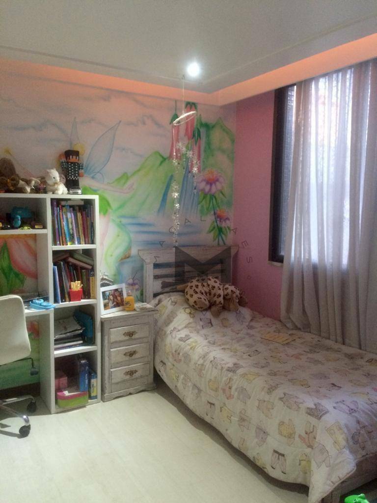 Apartamento à venda com 4 quartos, 200m² - Foto 17