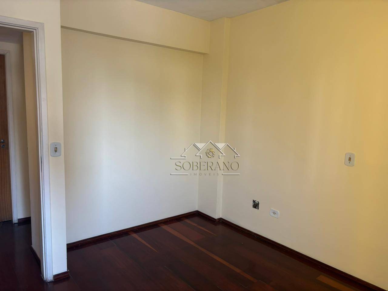 Apartamento à venda com 2 quartos, 90m² - Foto 4