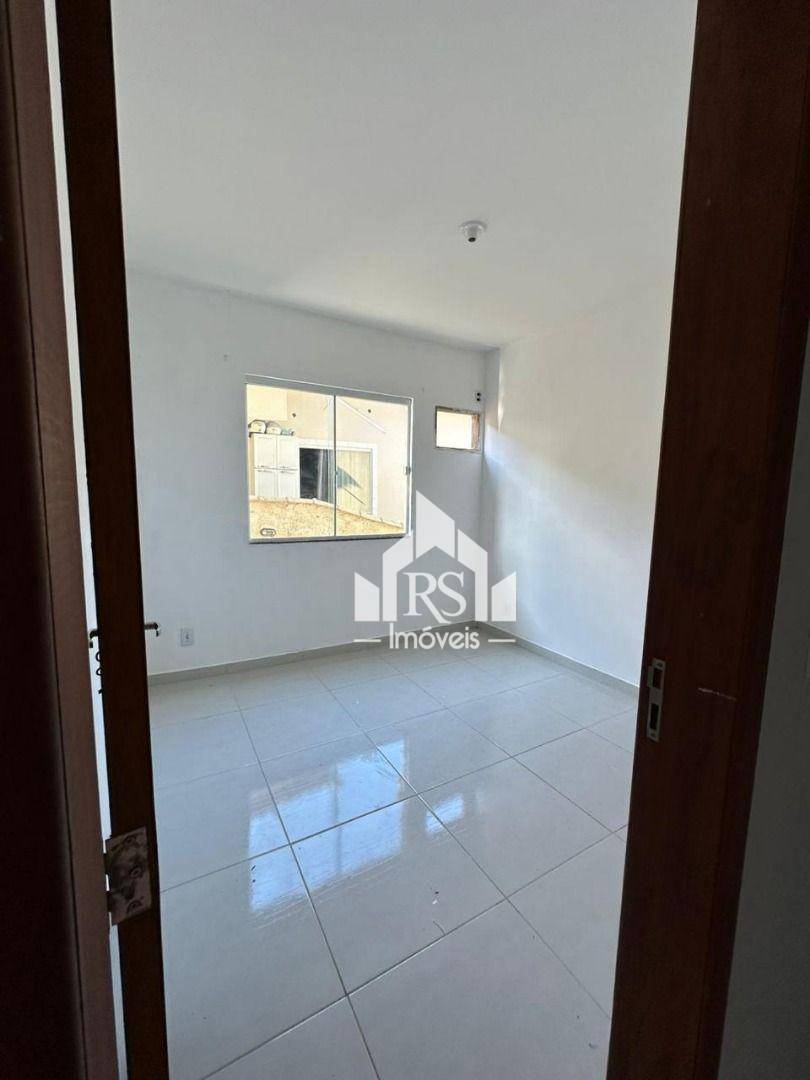 Casa à venda com 2 quartos, 64m² - Foto 18