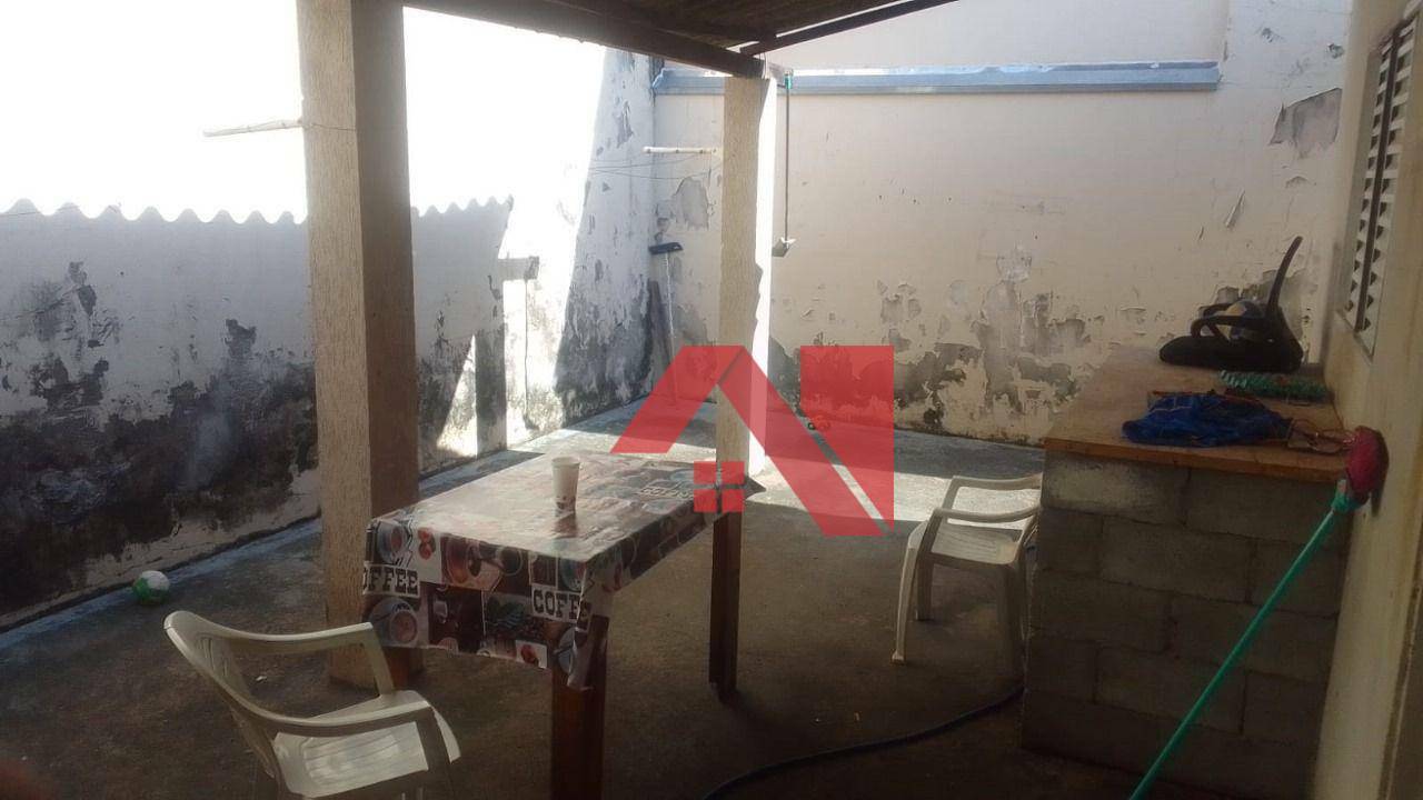 Casa à venda com 2 quartos, 70m² - Foto 9