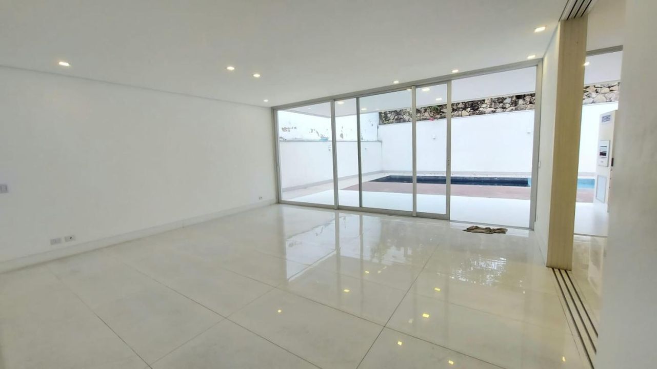 Casa de Condomínio à venda com 4 quartos, 445m² - Foto 1