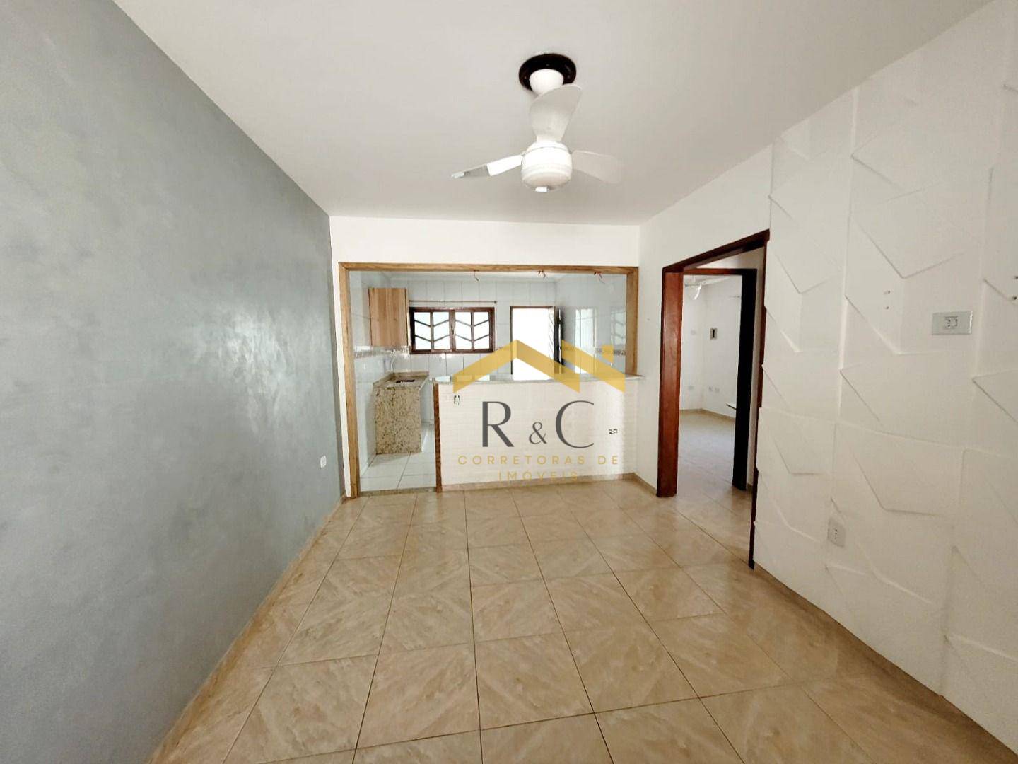 Casa à venda com 2 quartos, 68m² - Foto 3
