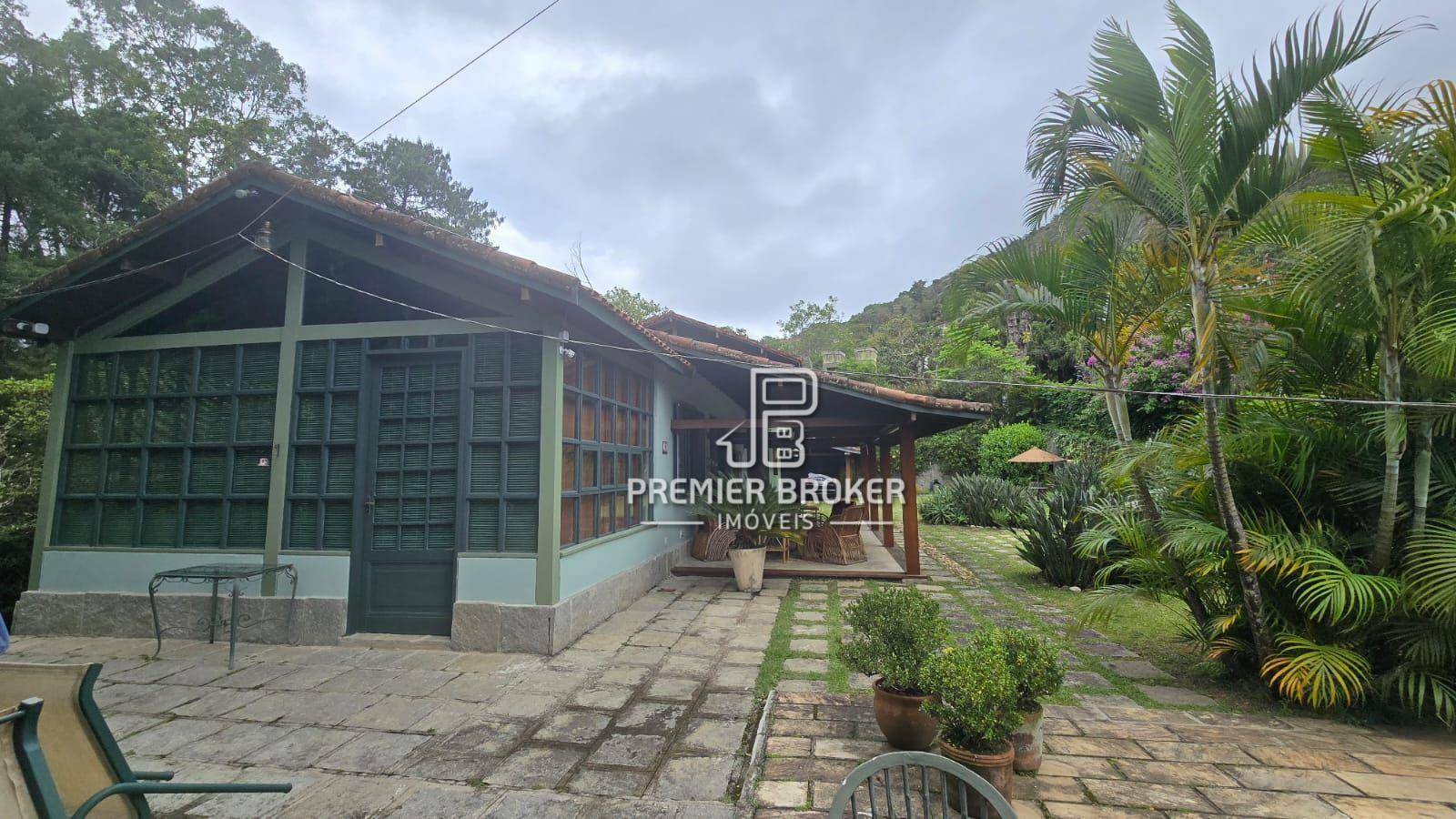 Casa de Condomínio à venda com 4 quartos, 226m² - Foto 9