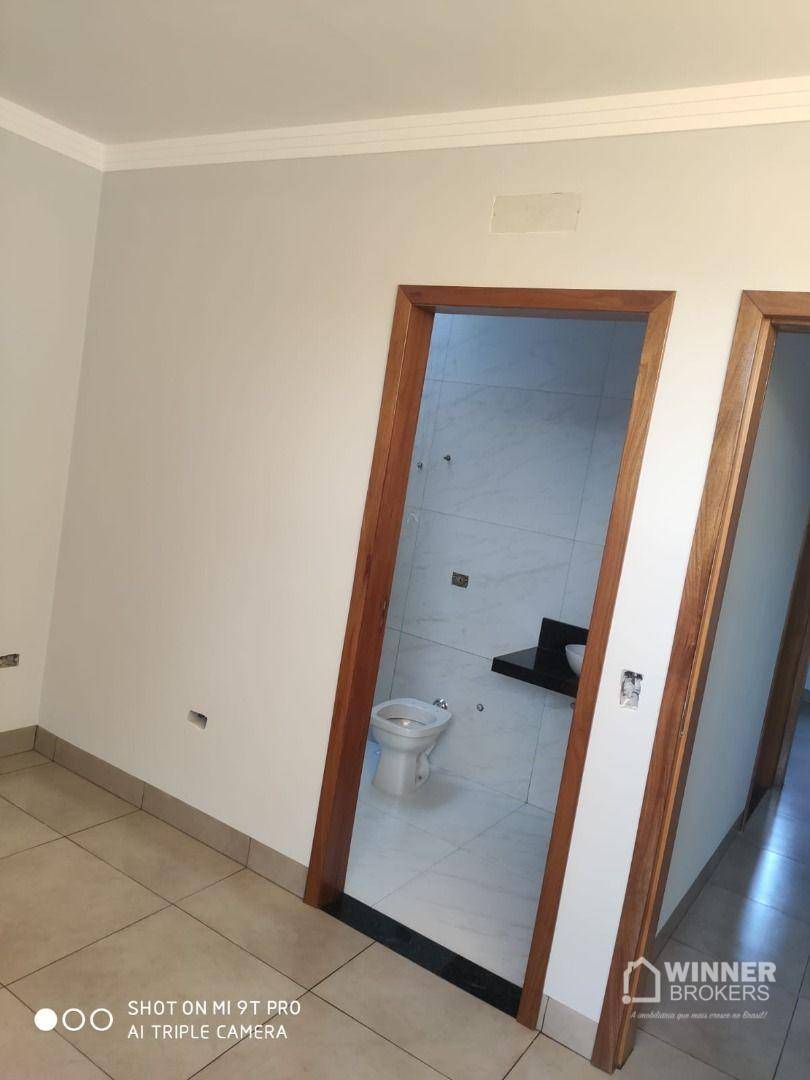 Casa à venda com 2 quartos, 70m² - Foto 4