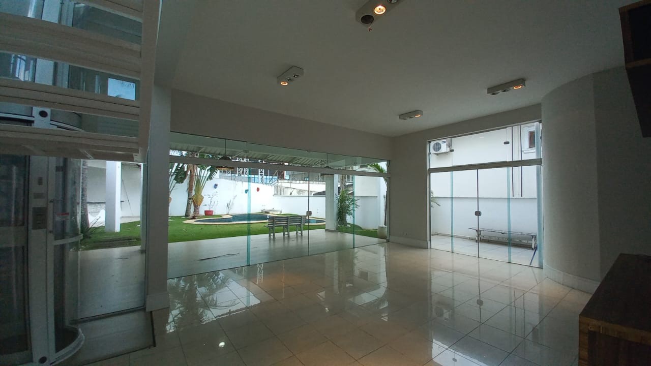 Casa de Condomínio para alugar com 4 quartos, 650m² - Foto 1