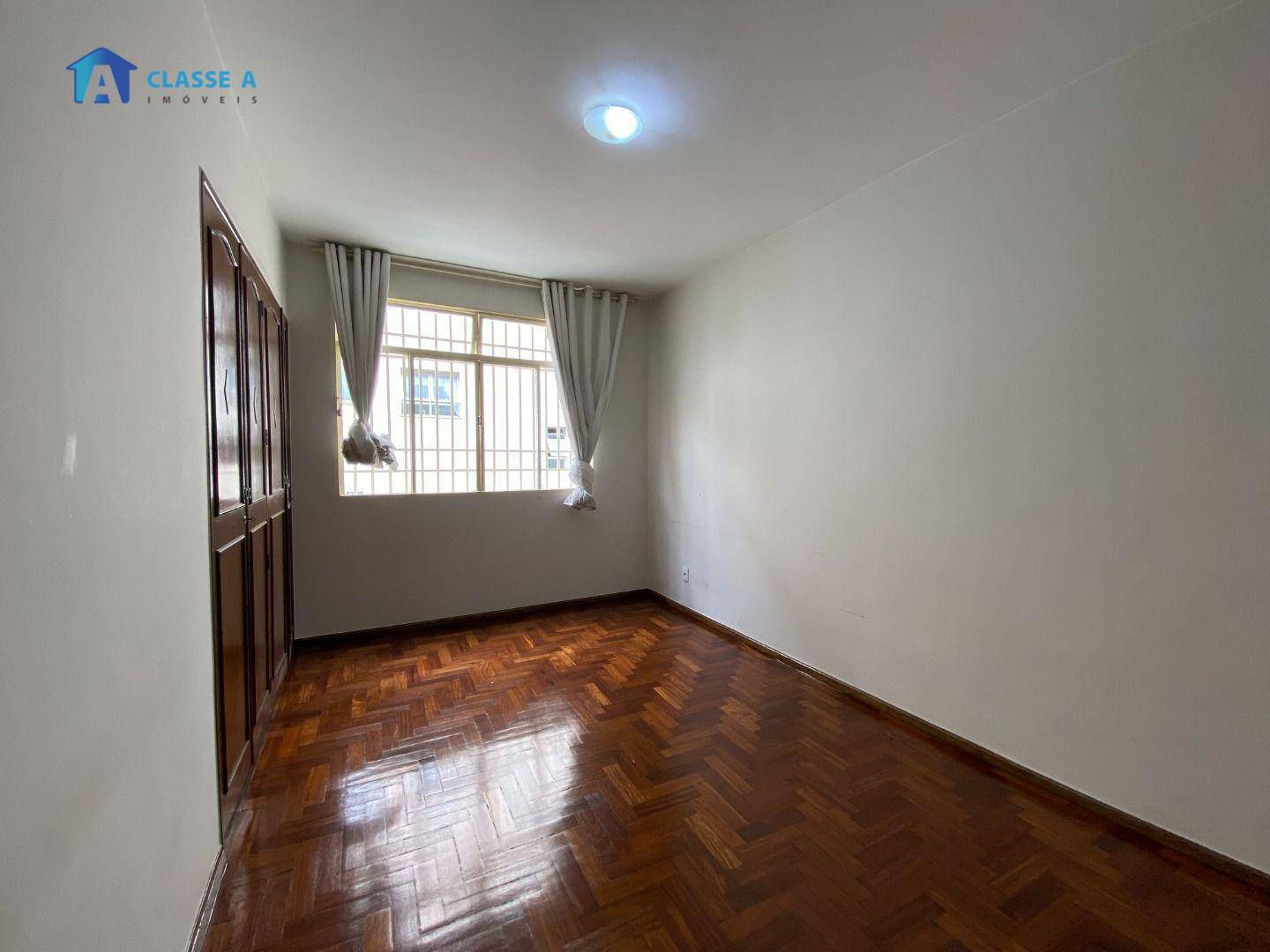 Apartamento à venda com 4 quartos, 140m² - Foto 13