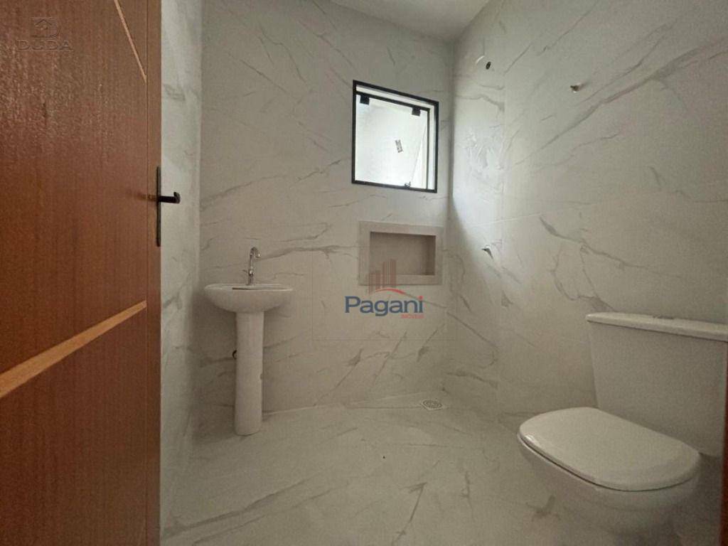 Casa à venda com 3 quartos, 65m² - Foto 2