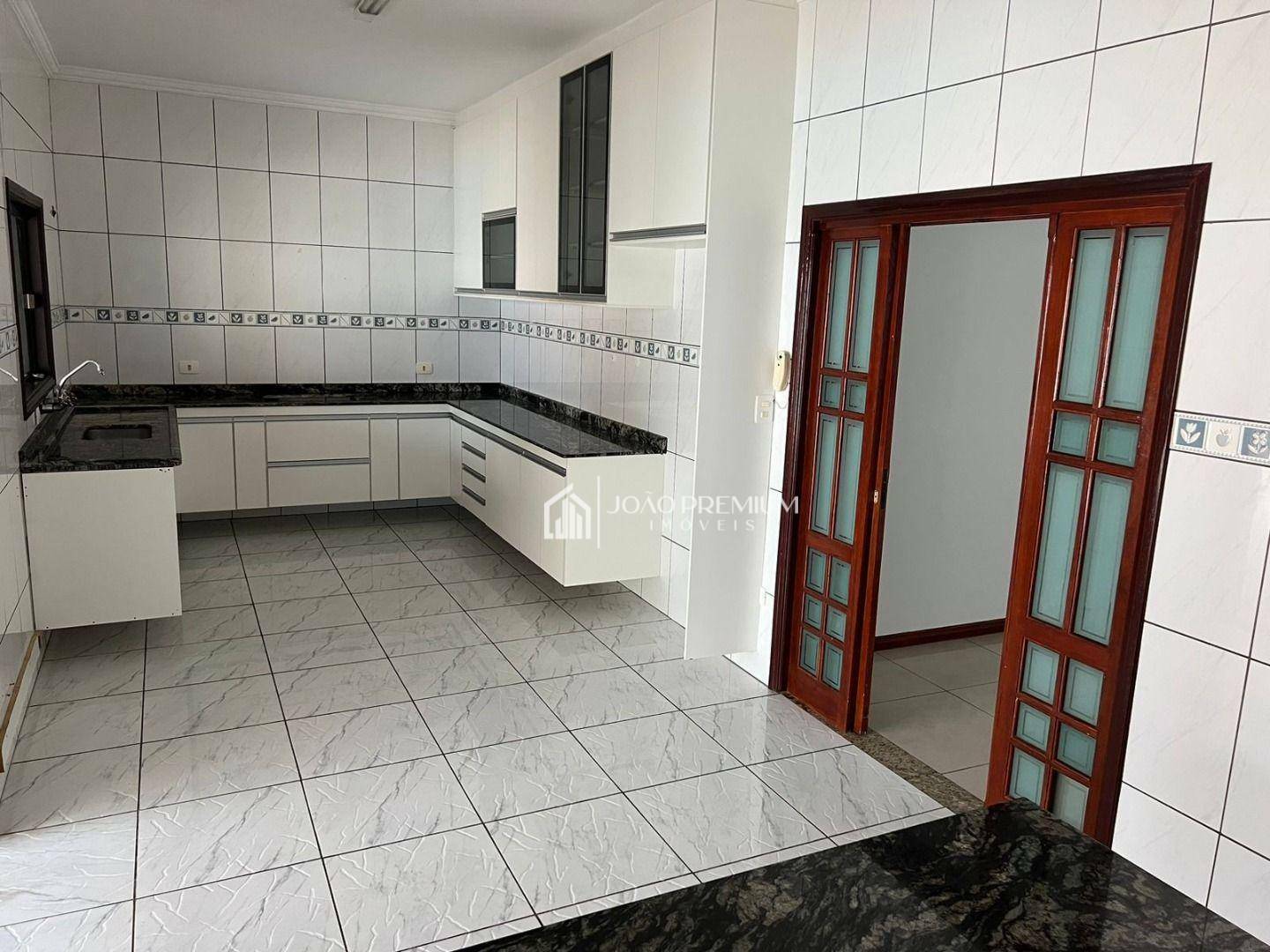 Sobrado à venda com 4 quartos, 320m² - Foto 9