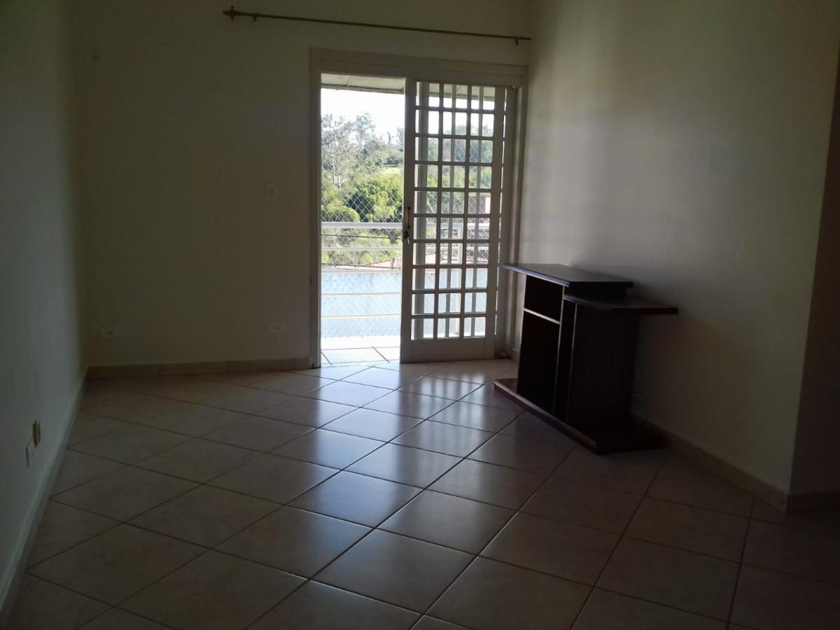 Apartamento à venda com 3 quartos, 80m² - Foto 1