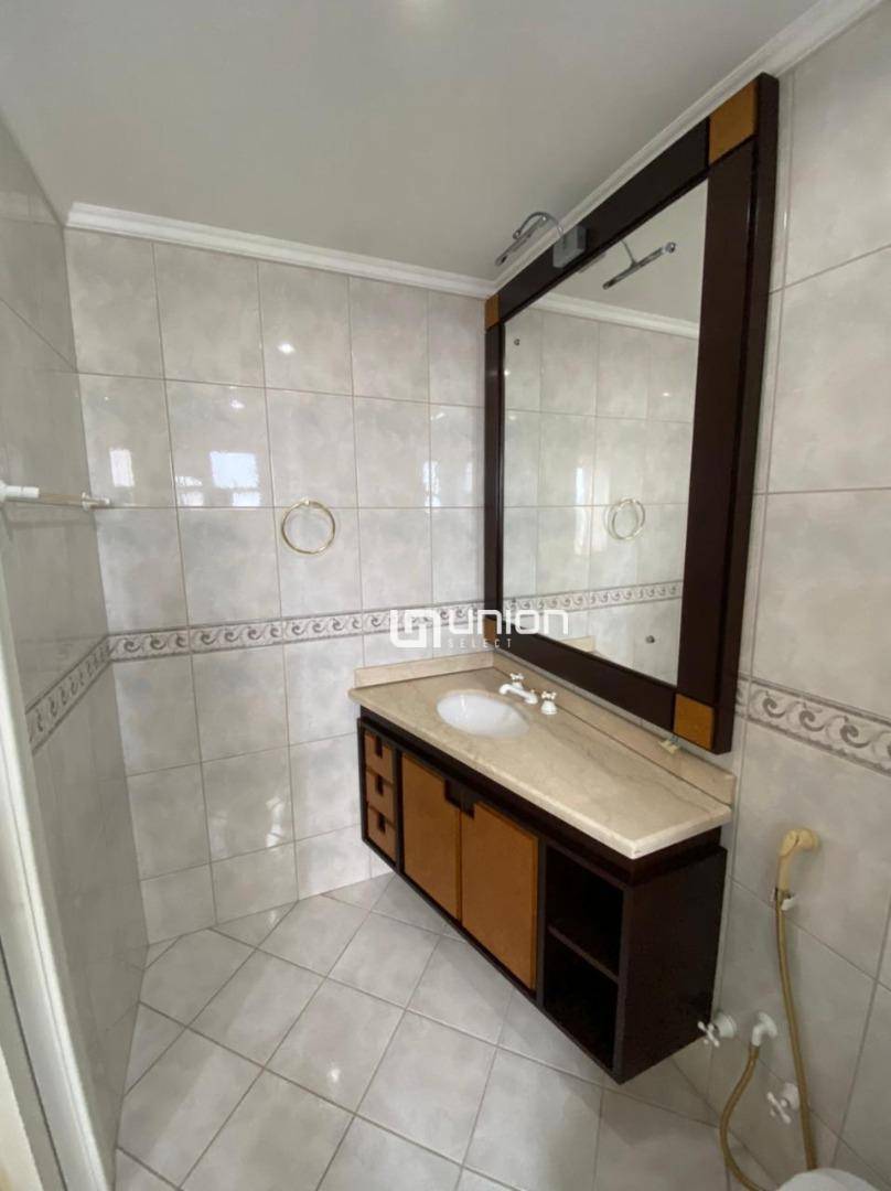 Apartamento à venda com 4 quartos, 191m² - Foto 17