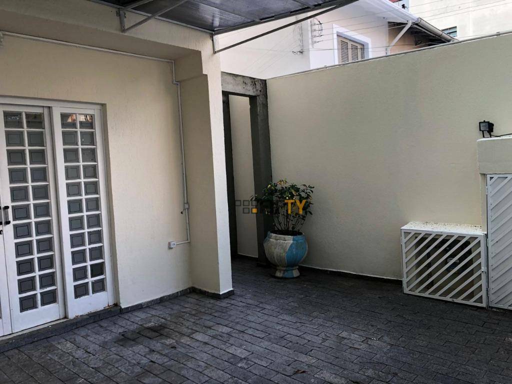 Casa à venda e aluguel com 6 quartos, 200m² - Foto 3