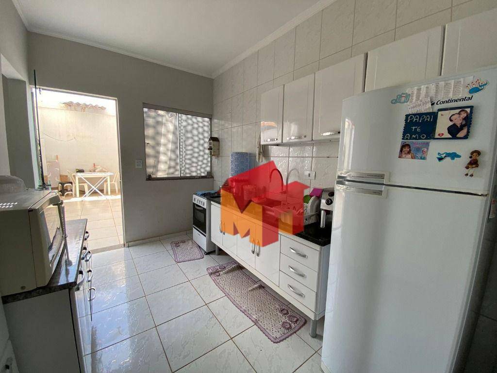 Casa à venda com 2 quartos, 120m² - Foto 17