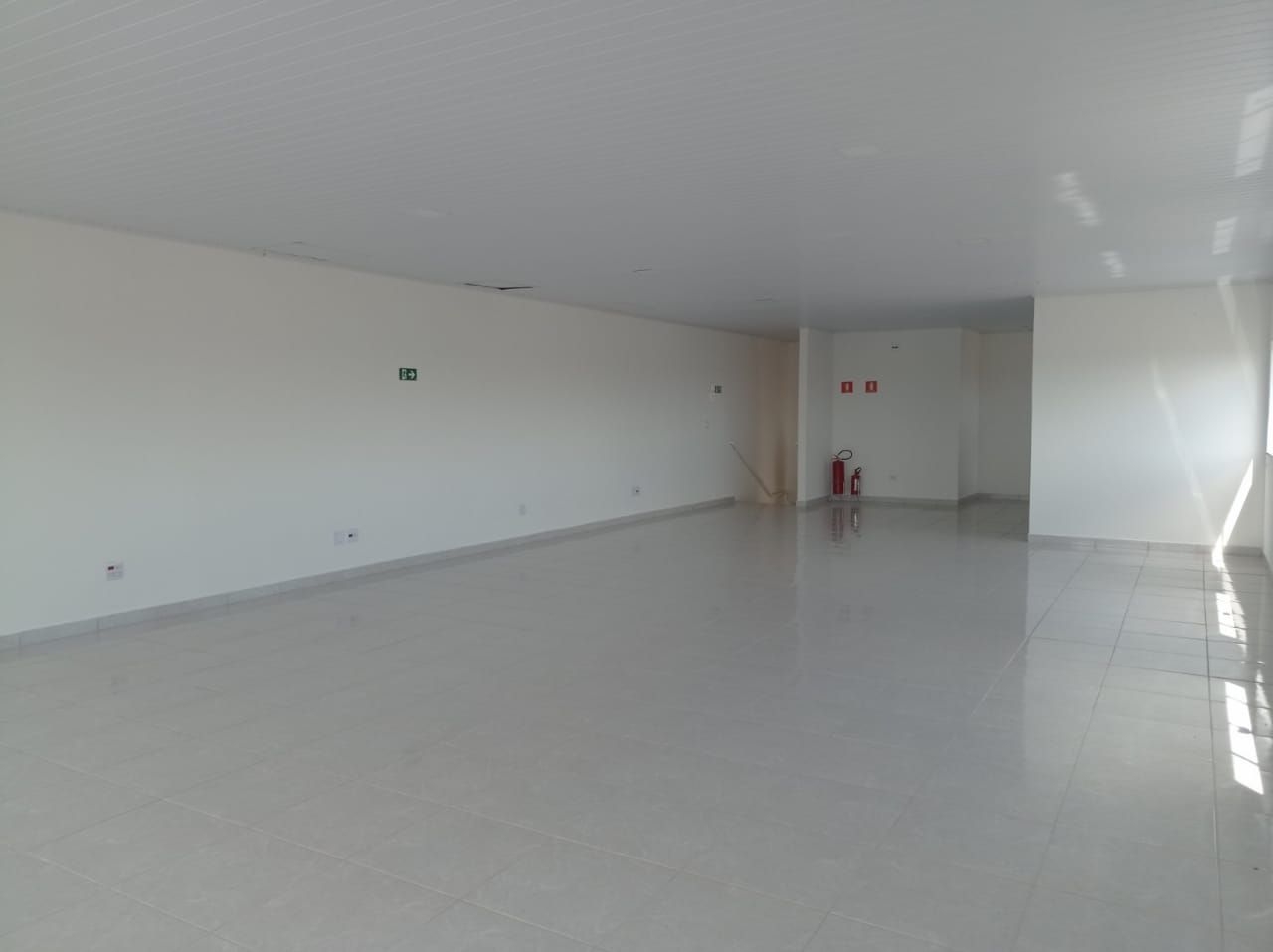 Depósito-Galpão-Armazém à venda, 284m² - Foto 9