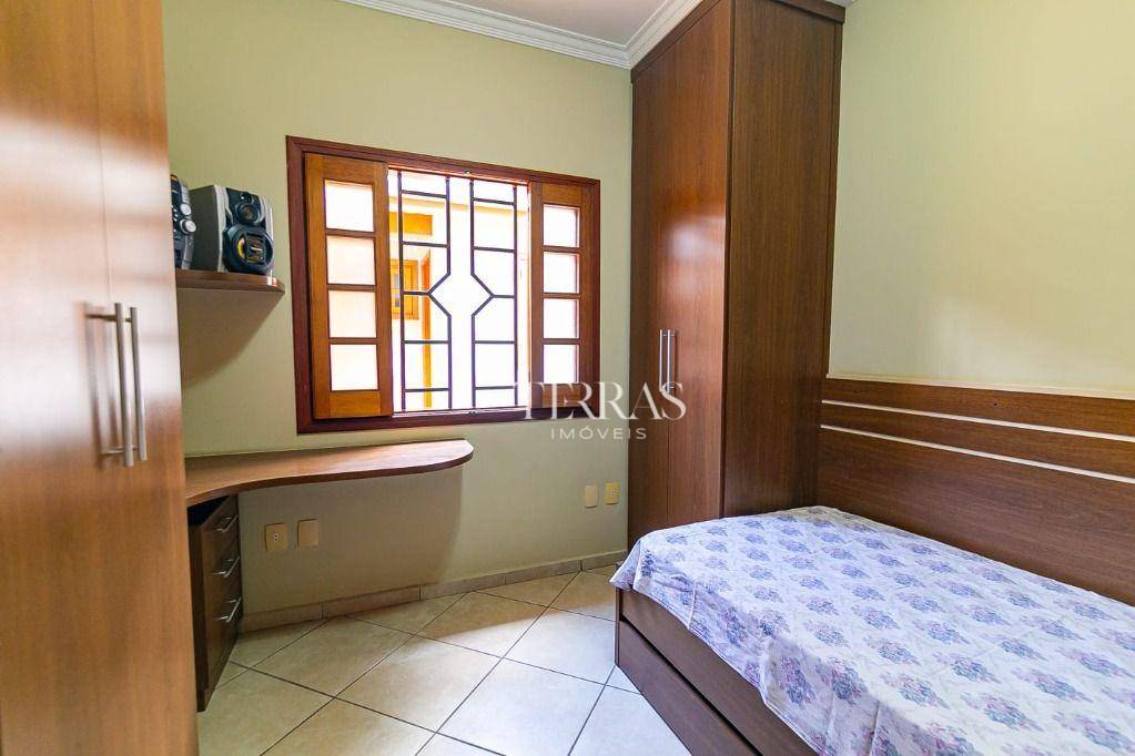 Casa à venda com 4 quartos, 300m² - Foto 12