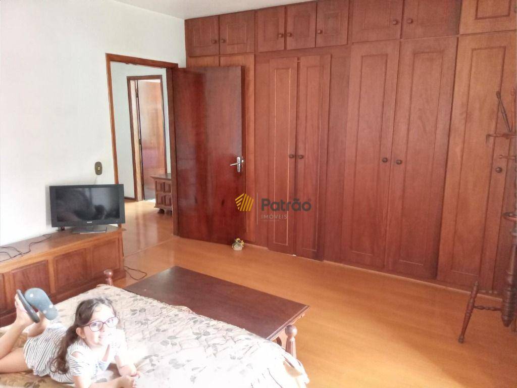 Sobrado à venda com 3 quartos, 500m² - Foto 4