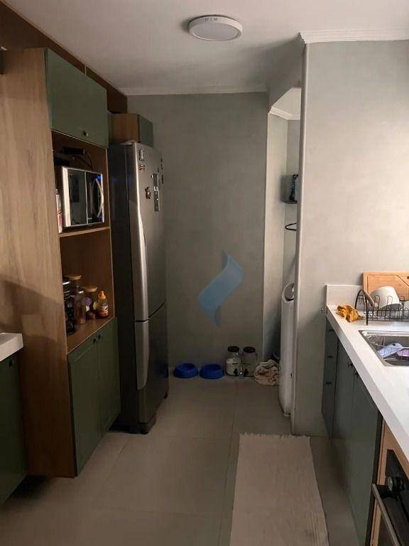 Apartamento à venda com 3 quartos, 77m² - Foto 2