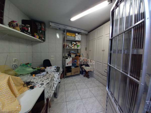 Casa à venda com 3 quartos, 200m² - Foto 21