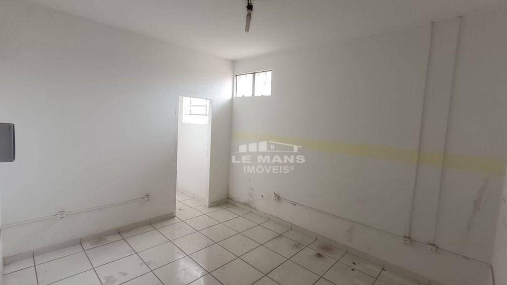 Casa para alugar com 2 quartos, 132m² - Foto 11