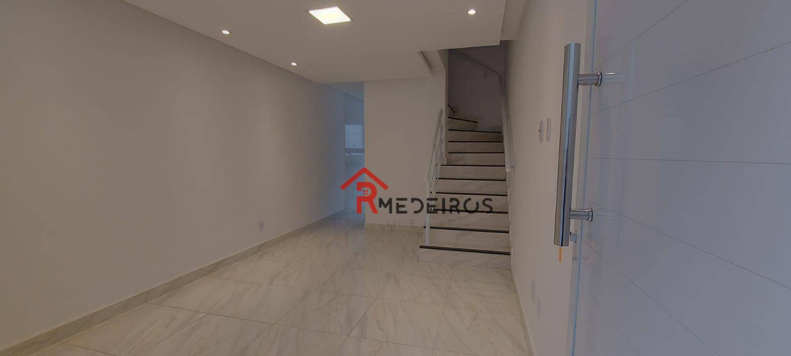 Sobrado à venda com 2 quartos, 65m² - Foto 1