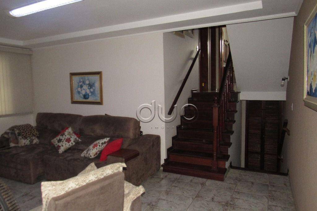 Casa à venda e aluguel com 3 quartos, 172m² - Foto 1