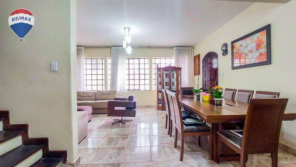 Sobrado à venda com 3 quartos, 210m² - Foto 2