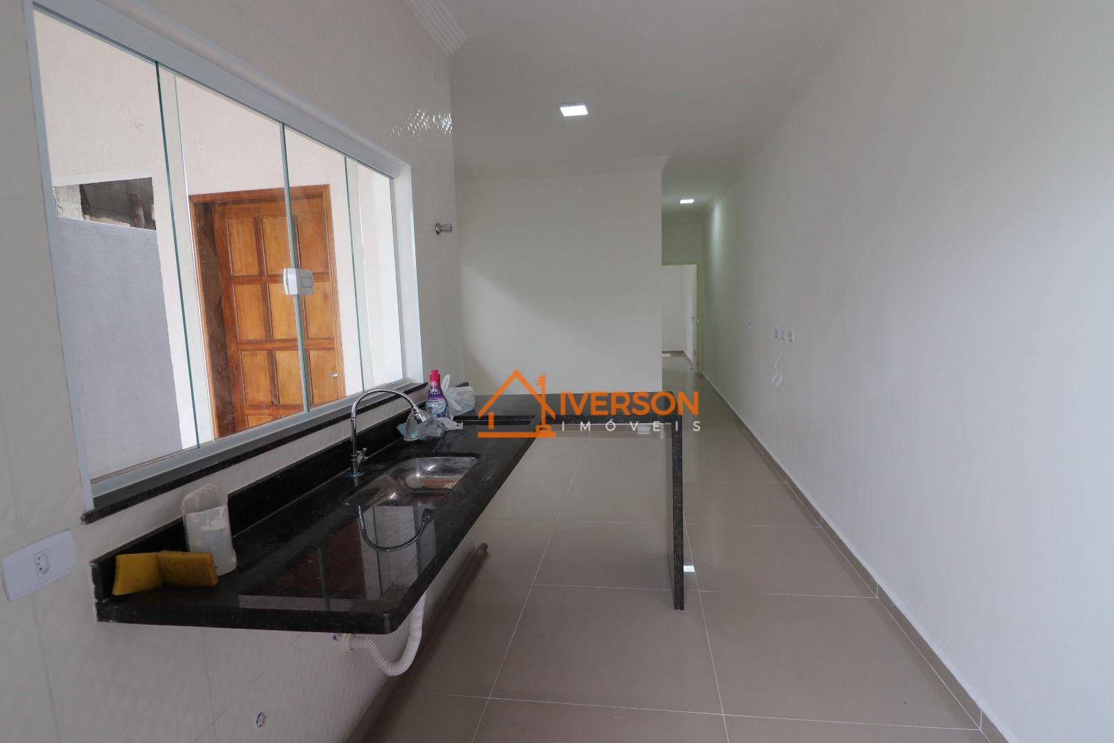 Casa à venda com 2 quartos, 70m² - Foto 9