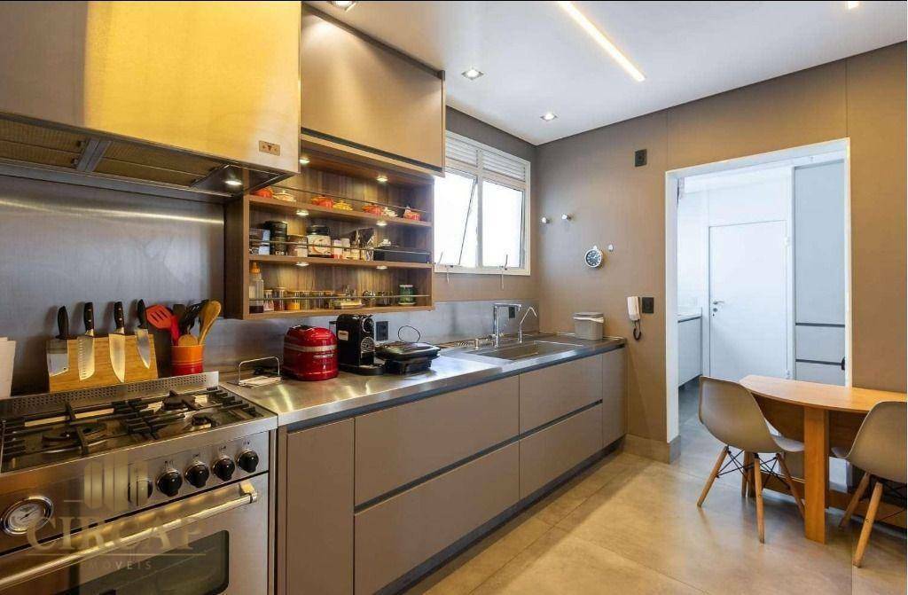 Apartamento à venda com 3 quartos, 210m² - Foto 11