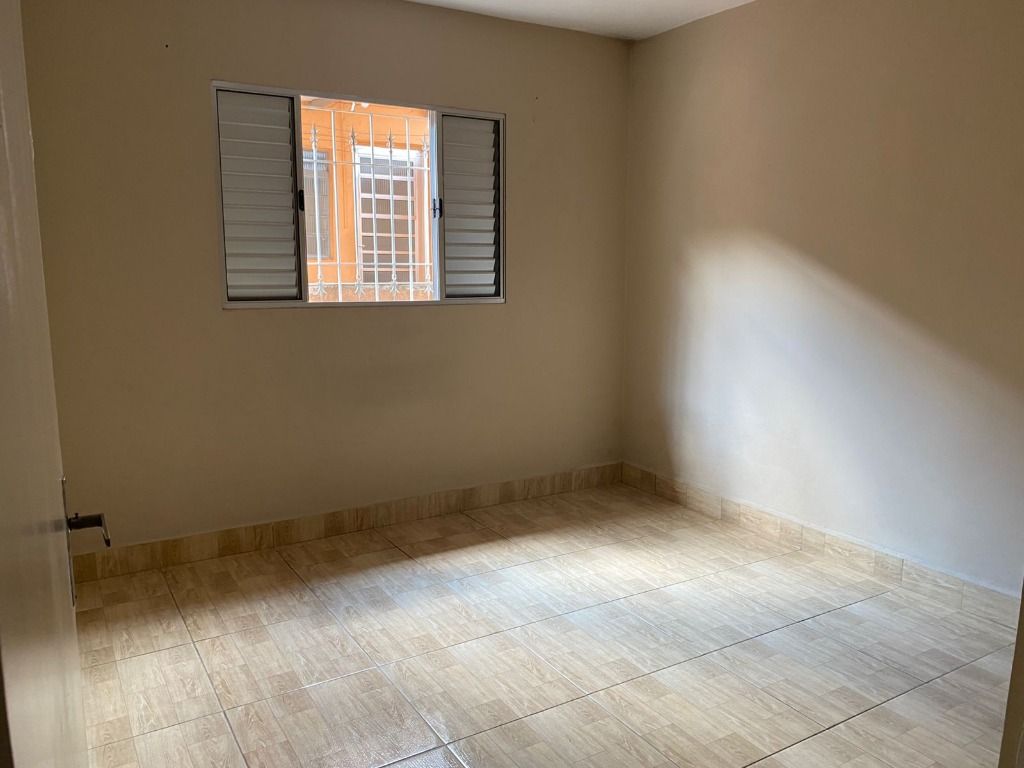 Casa para alugar com 3 quartos, 300m² - Foto 10