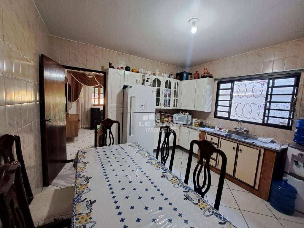 Casa à venda com 4 quartos, 150m² - Foto 2