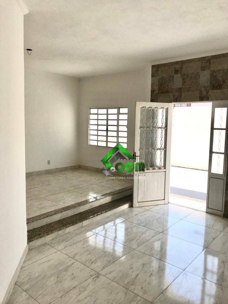 Casa à venda com 7 quartos, 410m² - Foto 12