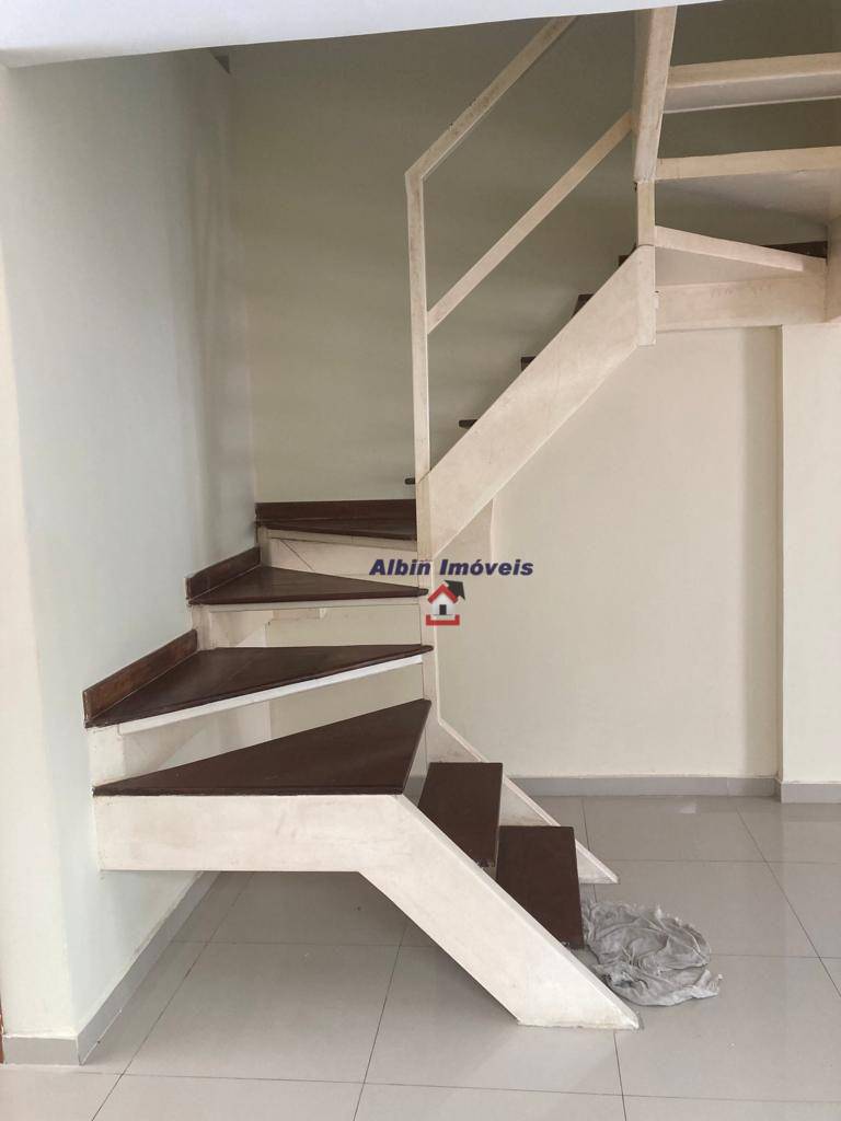 Casa à venda com 4 quartos, 200m² - Foto 7