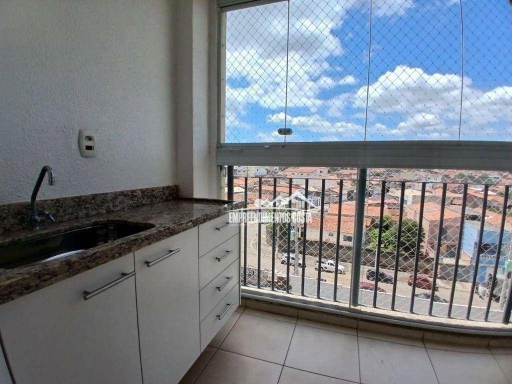 Apartamento para alugar com 2 quartos, 70m² - Foto 14