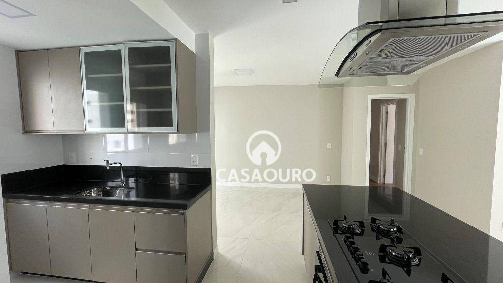 Apartamento para alugar com 3 quartos, 115m² - Foto 11