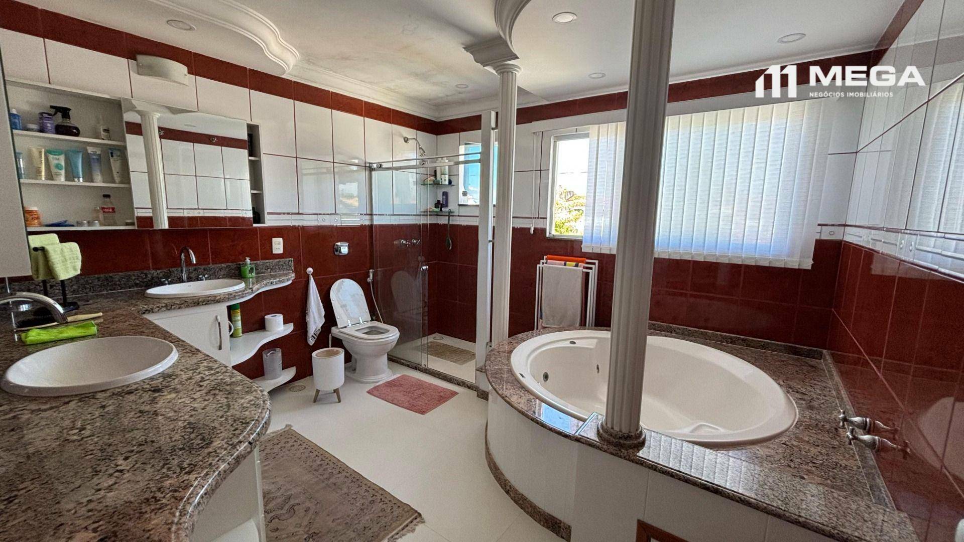 Casa à venda com 3 quartos, 277m² - Foto 1