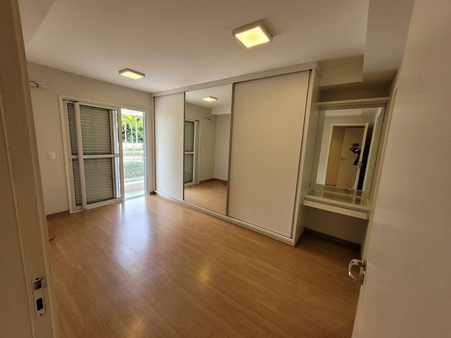 Apartamento à venda com 3 quartos, 117m² - Foto 9