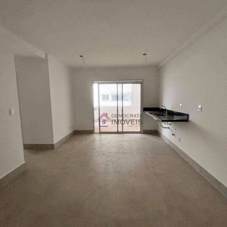 Apartamento à venda com 2 quartos, 67m² - Foto 2