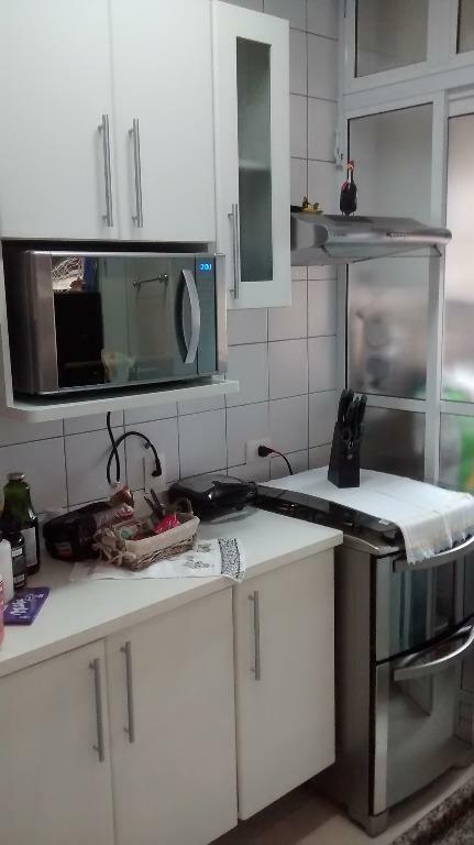 Apartamento à venda com 3 quartos, 70m² - Foto 2