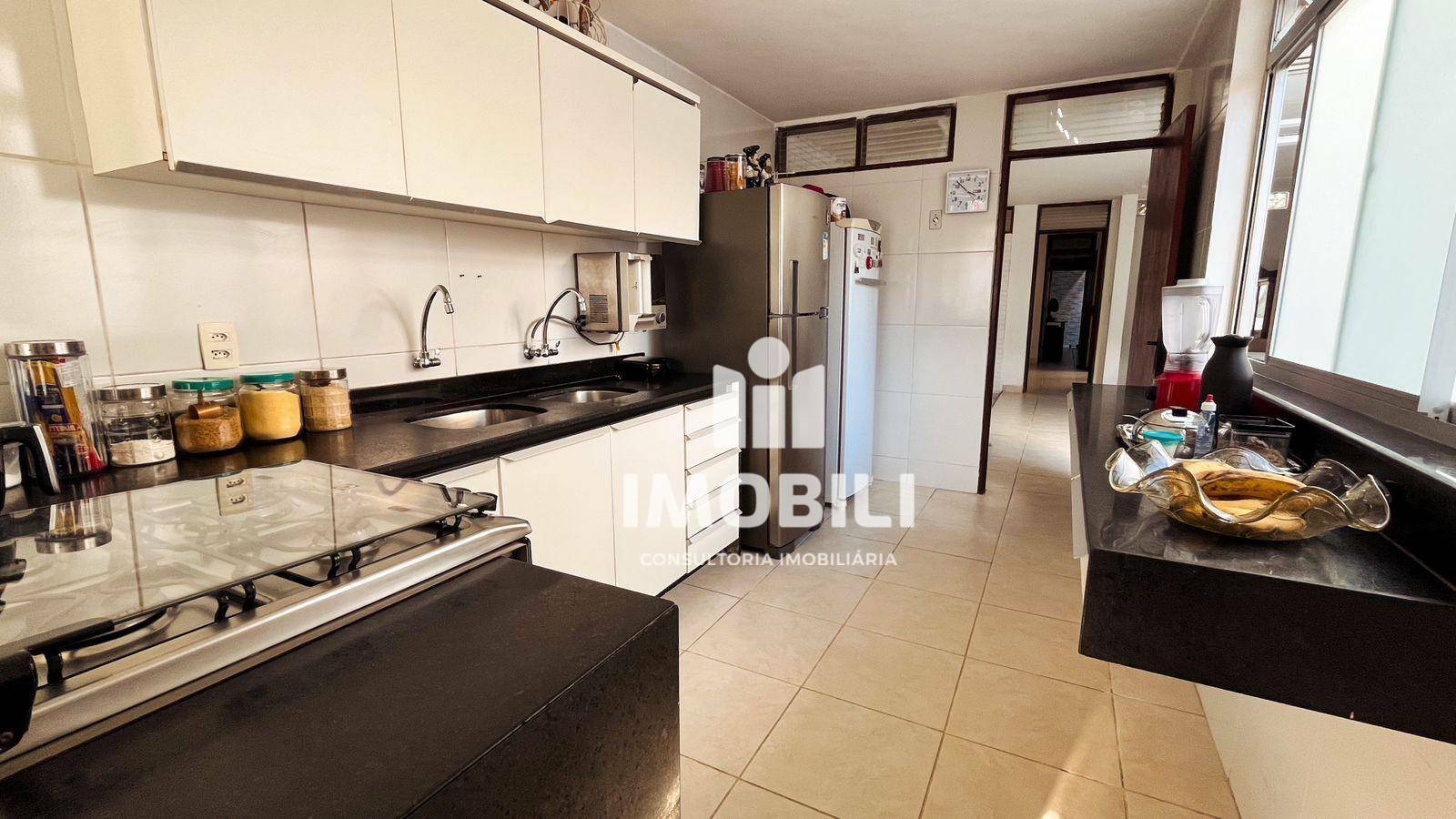 Casa à venda com 3 quartos, 212m² - Foto 18