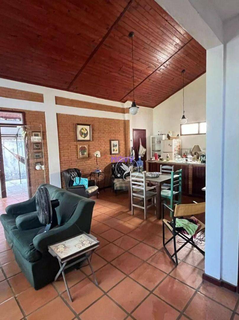 Casa de Condomínio à venda com 4 quartos, 280m² - Foto 1