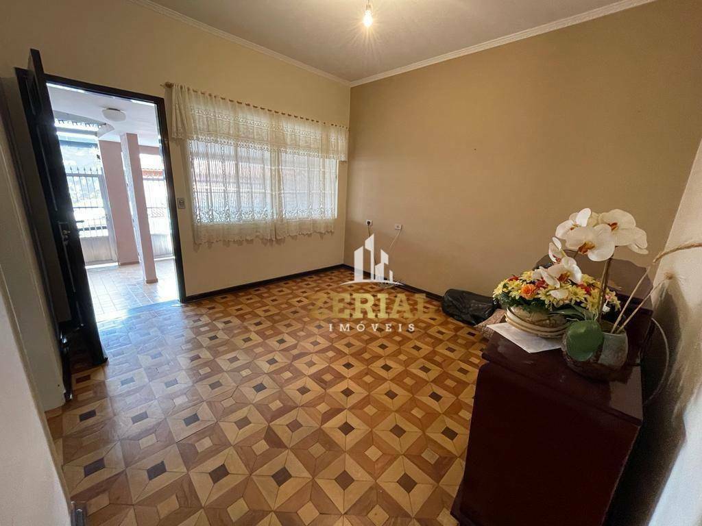 Casa à venda com 5 quartos, 198m² - Foto 3