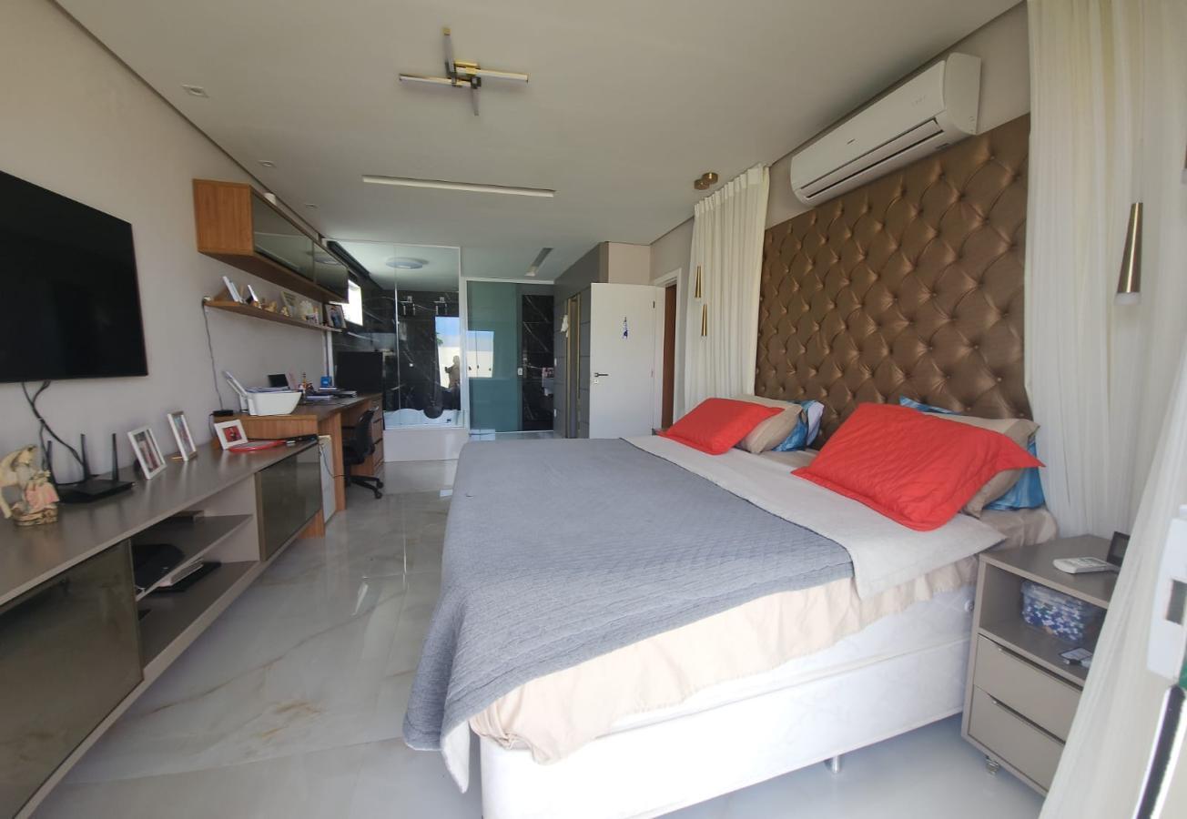 Casa de Condomínio à venda com 4 quartos, 240m² - Foto 3