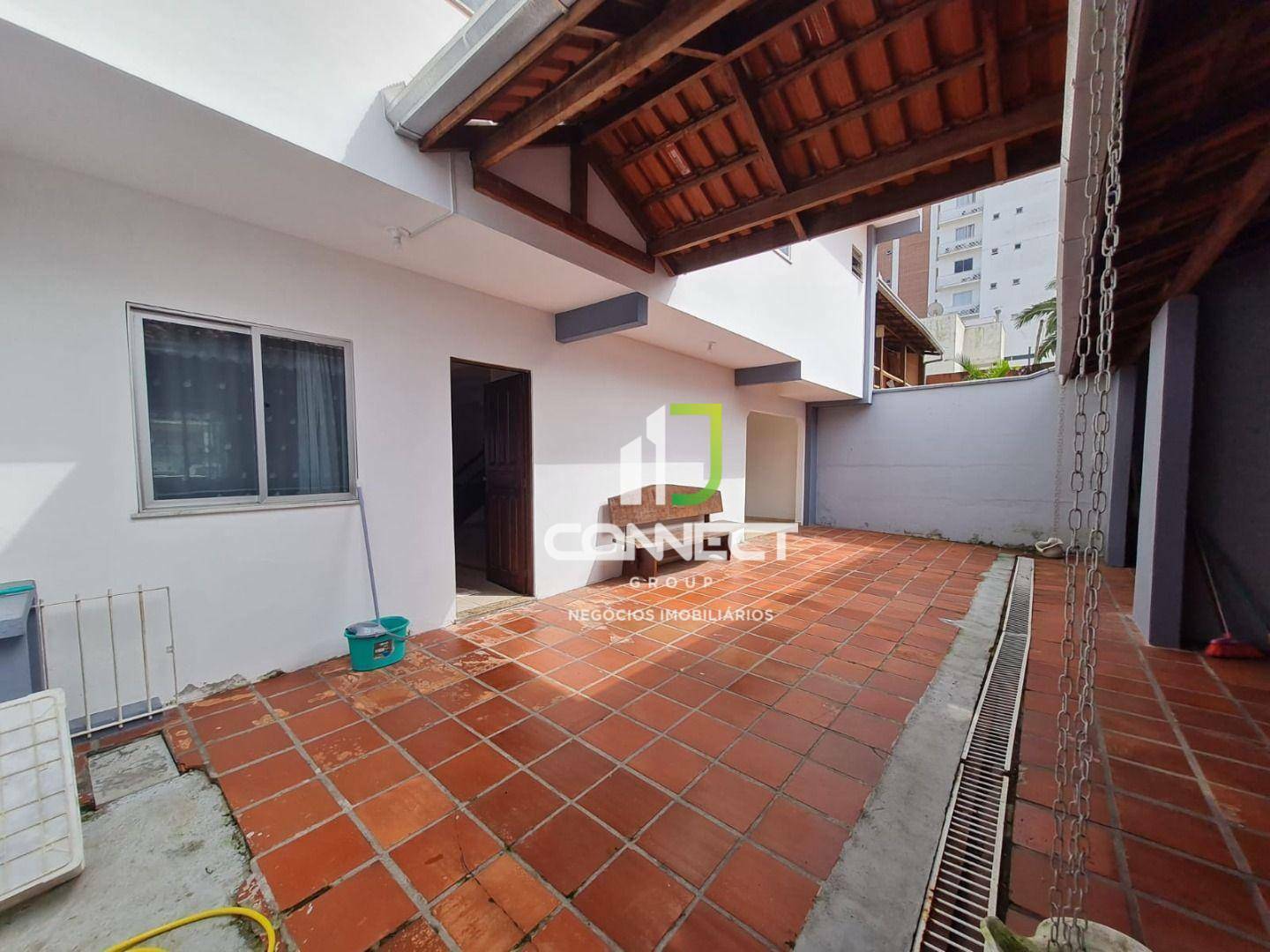 Casa para alugar com 3 quartos, 140m² - Foto 11