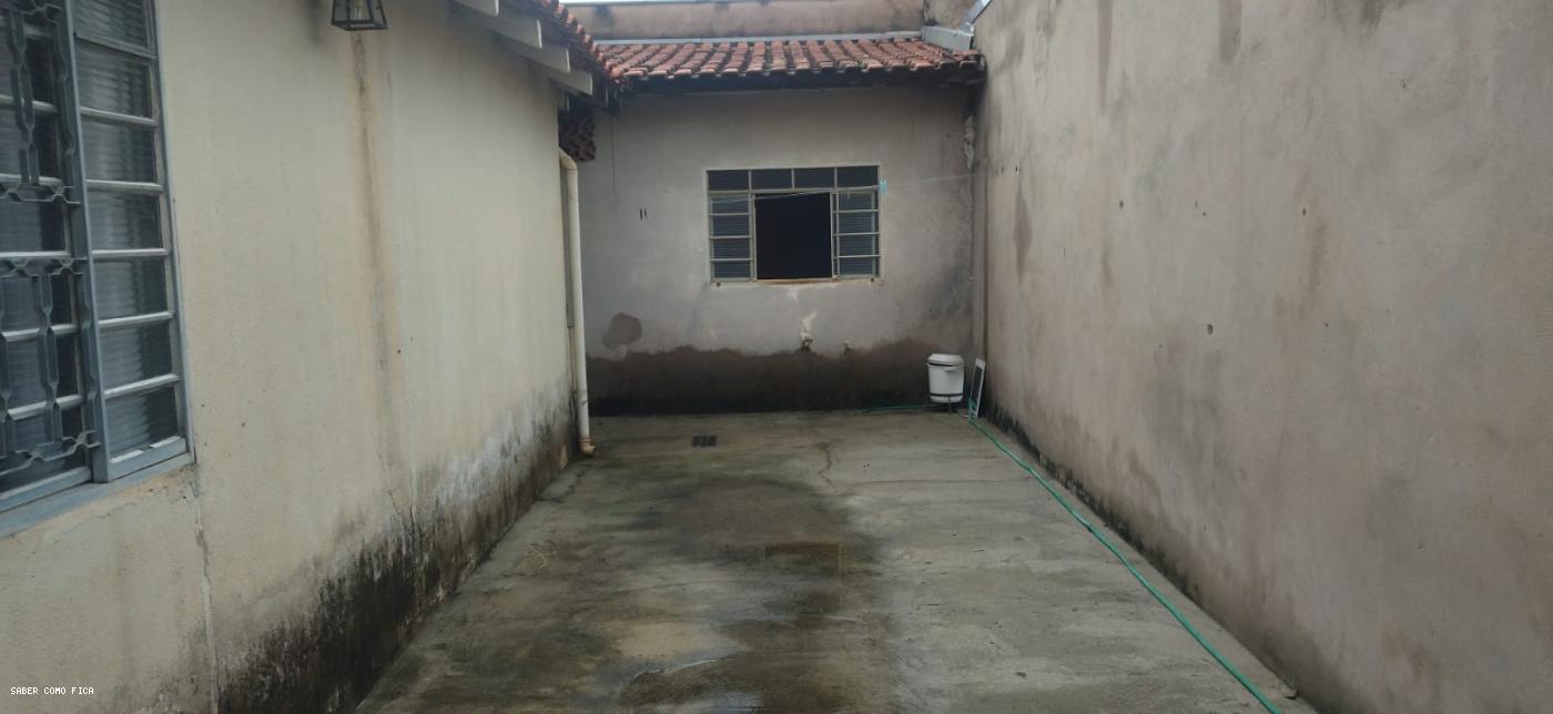 Casa à venda com 3 quartos, 250m² - Foto 7