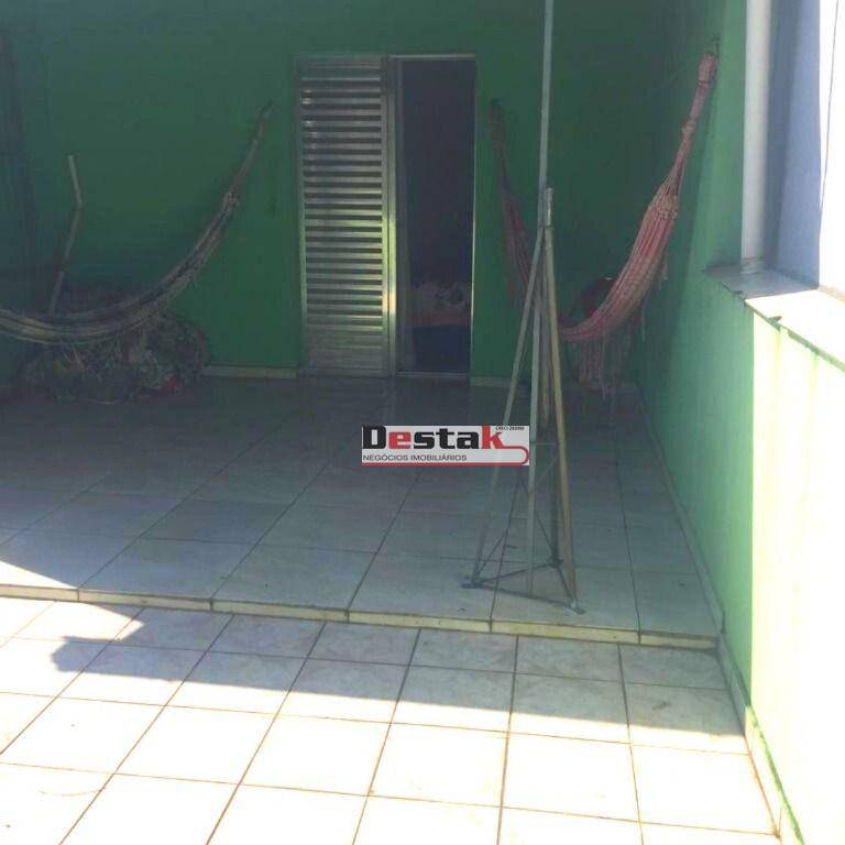 Sobrado à venda com 3 quartos, 170m² - Foto 2