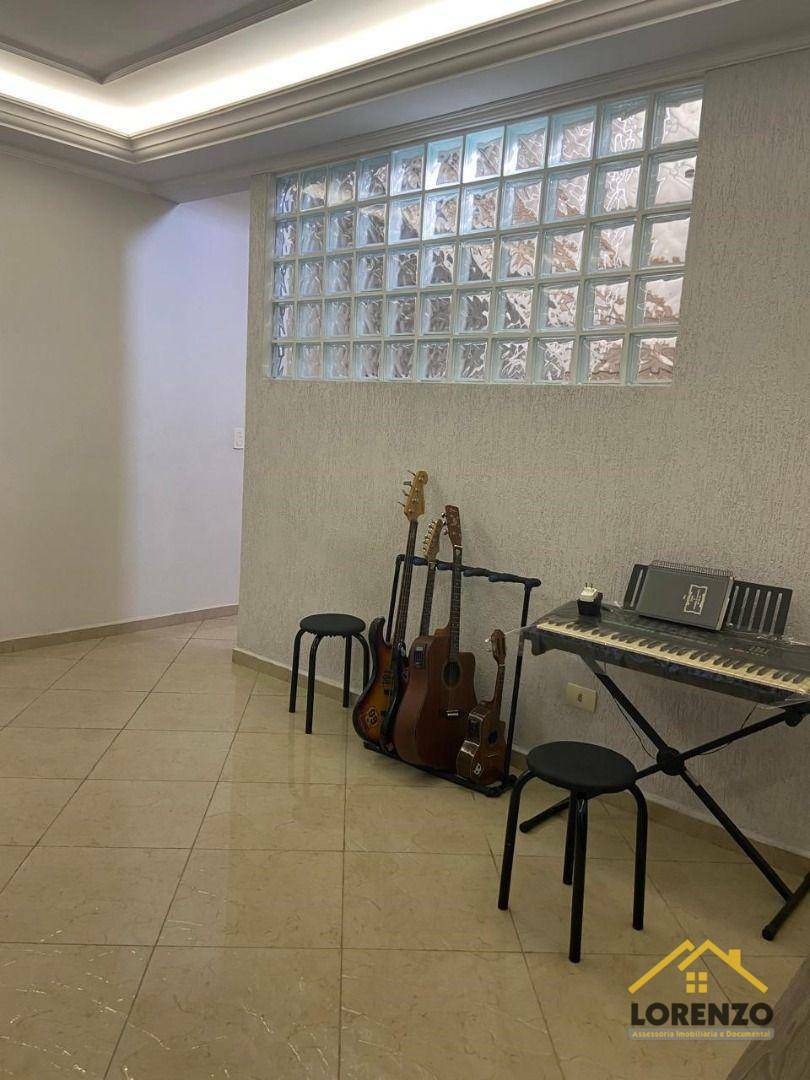 Sobrado à venda com 3 quartos, 238m² - Foto 5