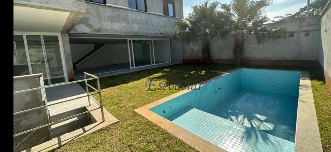 Casa de Condomínio à venda com 4 quartos, 450m² - Foto 1