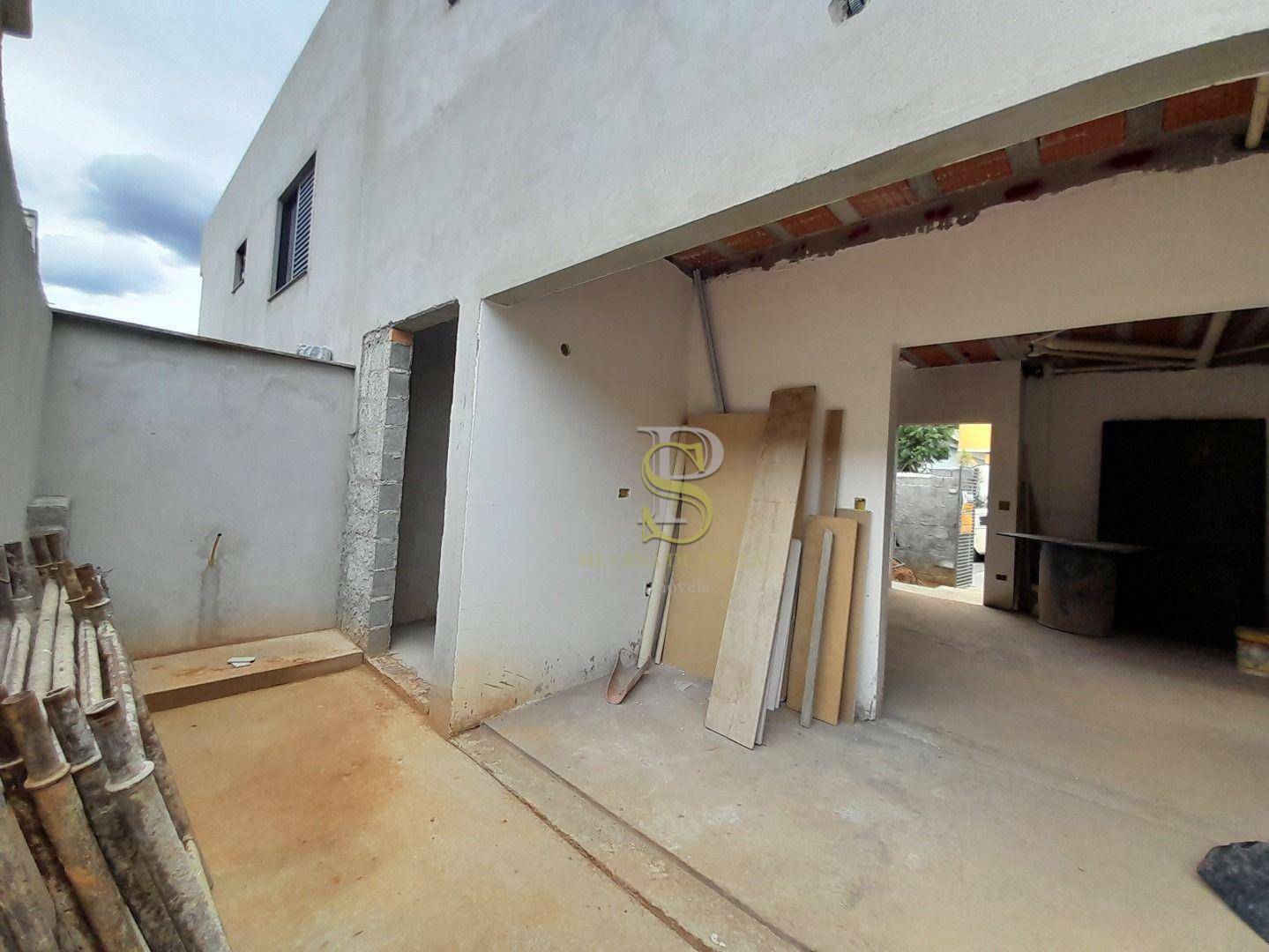 Casa à venda com 3 quartos, 108m² - Foto 5